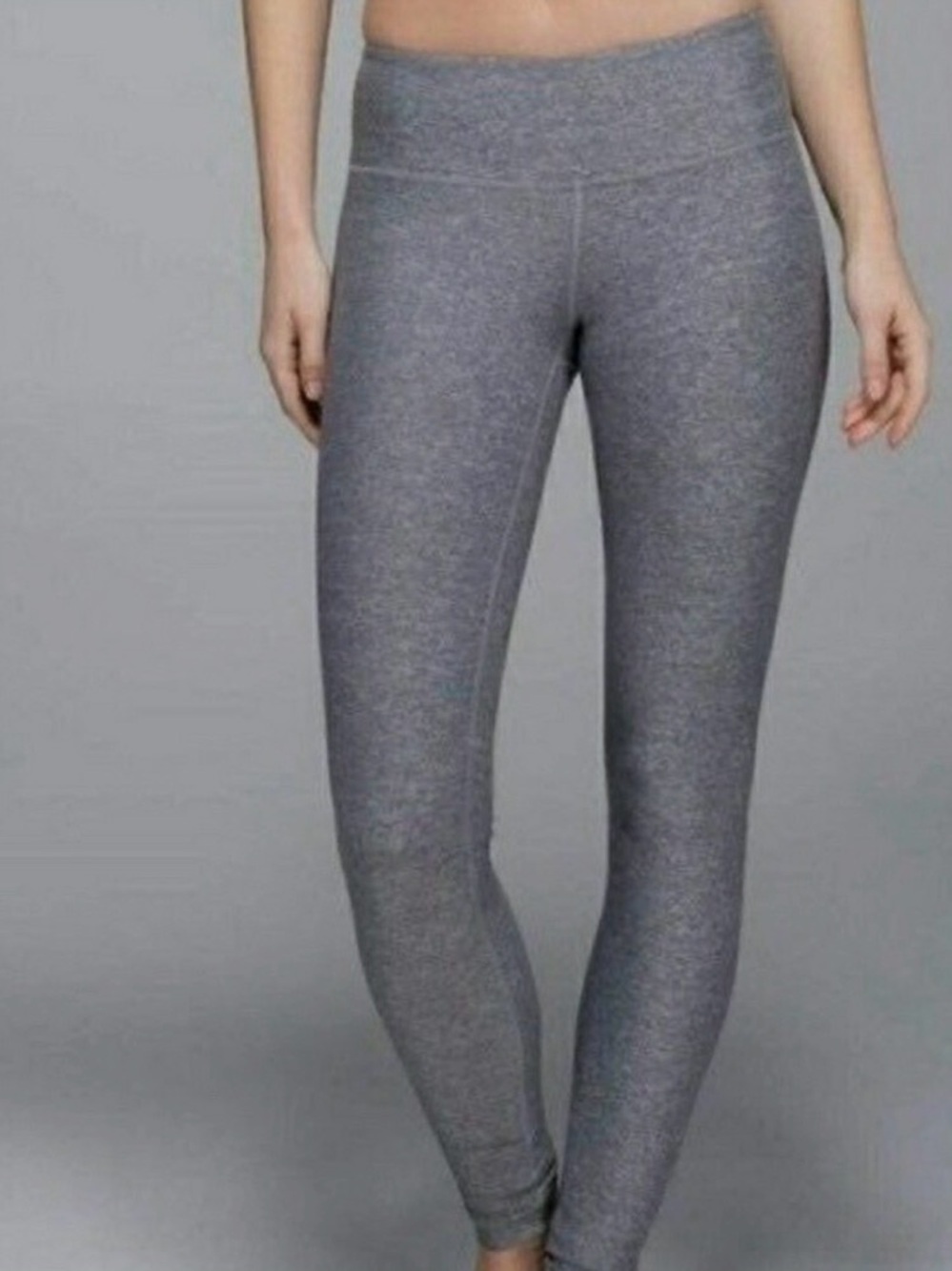 Lululemon Wunder Under Pant
Heathered Slate Size 8 Gym Yoga Athletic Sporty